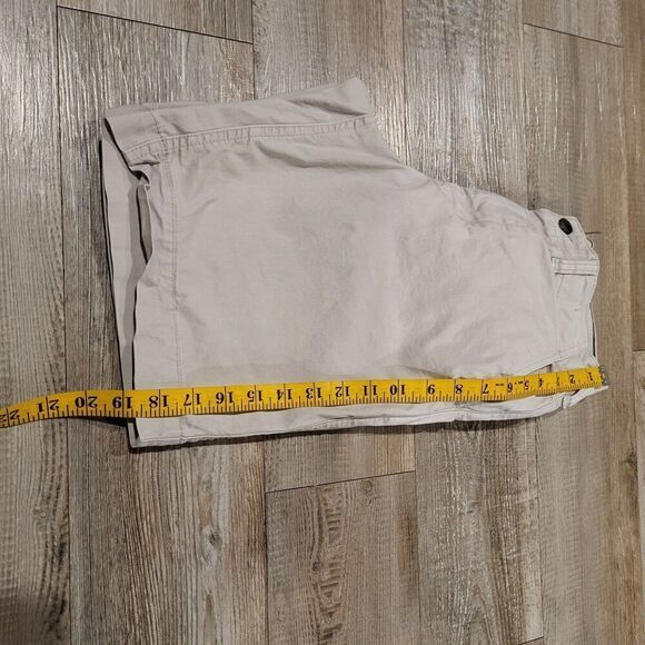 American Eagle Outfitters Classic Fit 7" Inseam Flat Front Shorts Men's Size 28 - Picture 7 of 7